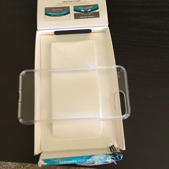 Speck Presidio Clear iPhone 7+ Case (G) - Picture 5 of 5